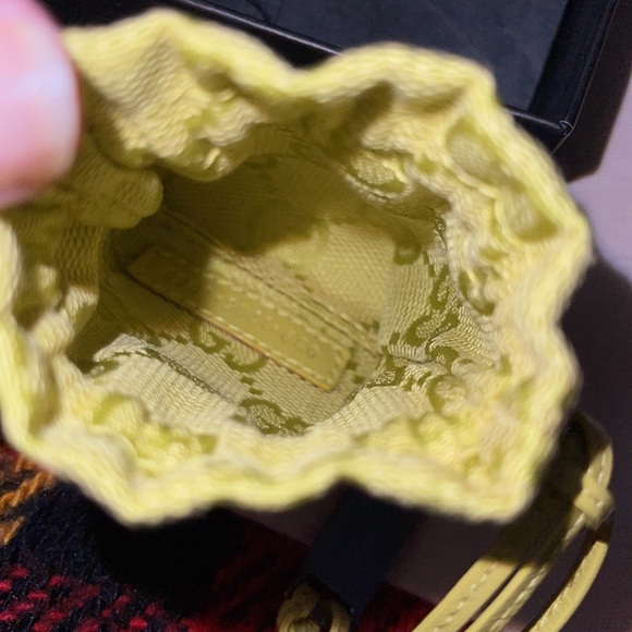 Gucci pouch preloved excellent condition color is yellow 100% Authentic. - Picture 6 of 9